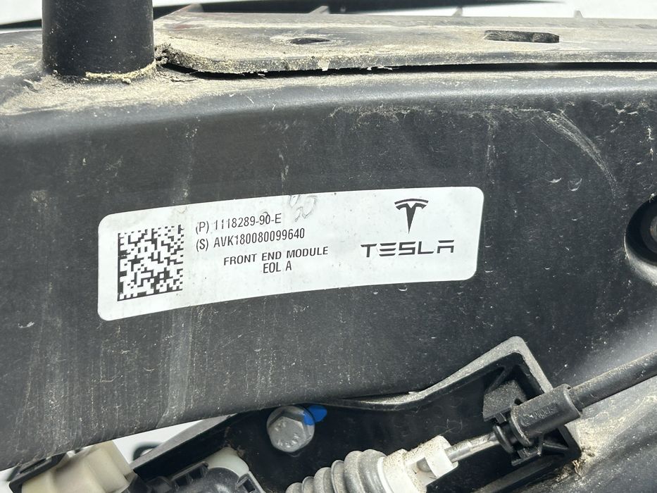 Телевизор передняя панель Tesla Model 3 оригинал