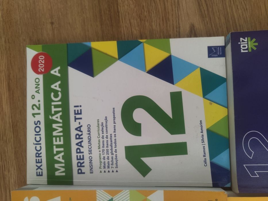 Livros de preparação de exames e de exercícios diversos