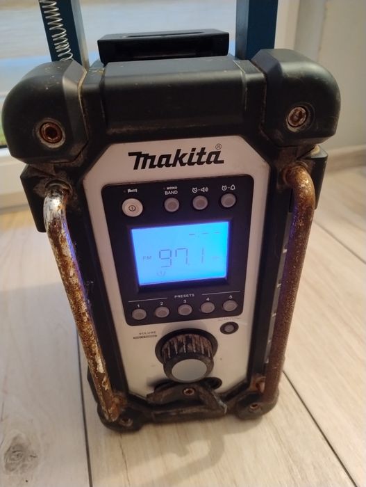 Radio budowlane Makita DMR102