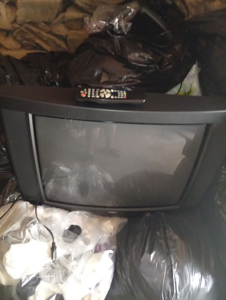 Televisão Cores com Comando