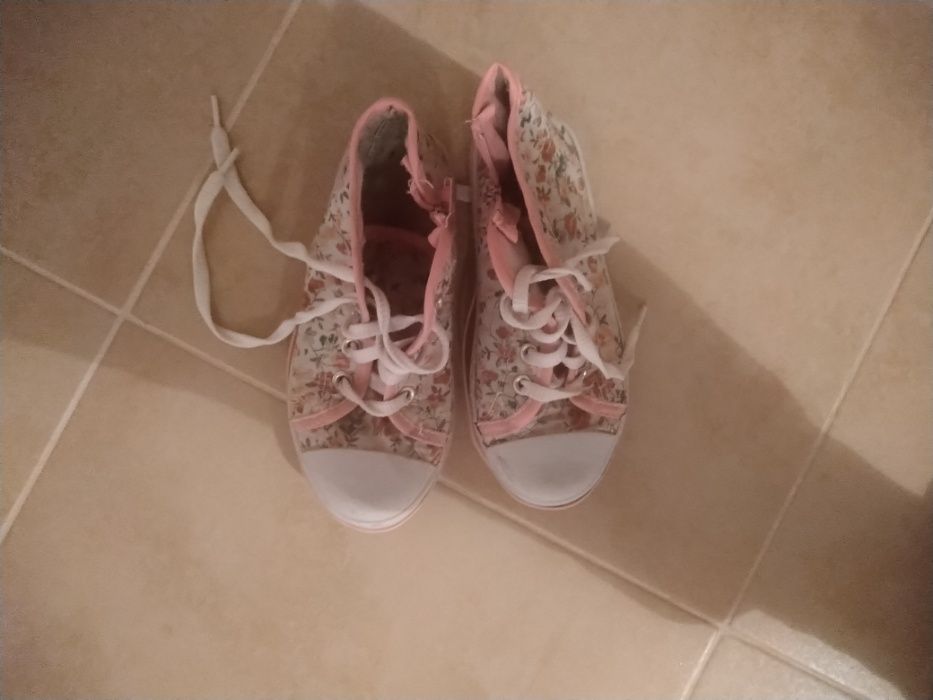 sprzedam 17 par butów za 65 zł razem