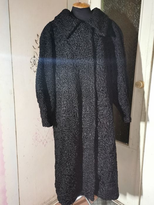 Продам шубу каракуль!