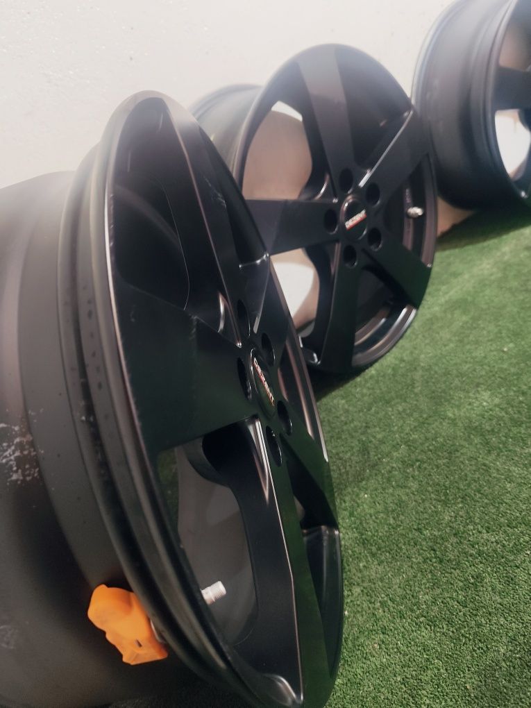 Felgi aluminiowe Dezent 17" 7J Et 40 5x114.3 hiundai Kia Mazda Renault