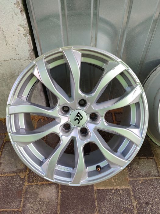 Продам комплект дисків R17