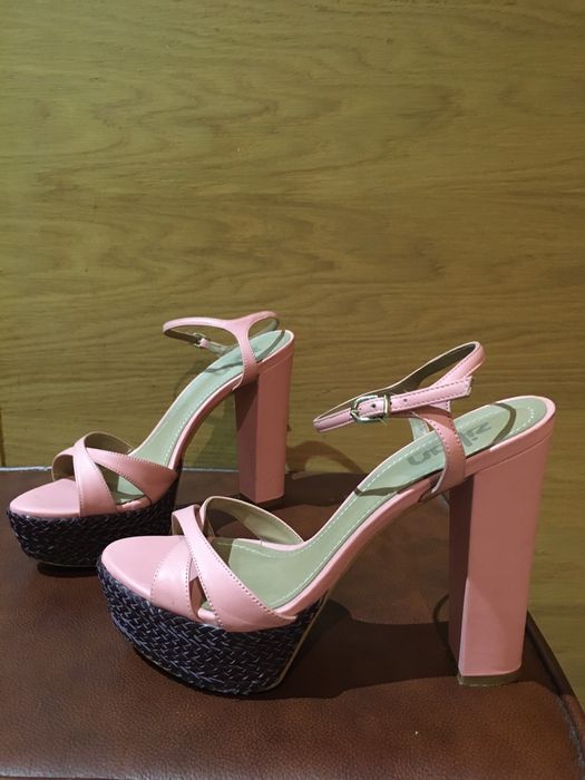 Zilian sandálias número 38 de tacão compensadas