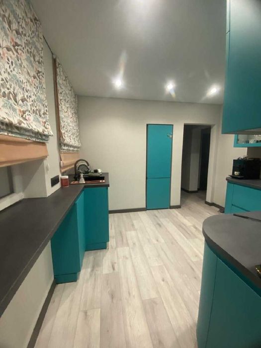 Продаж будинку з СОНЯЧНИМИ панелями та інвертором.