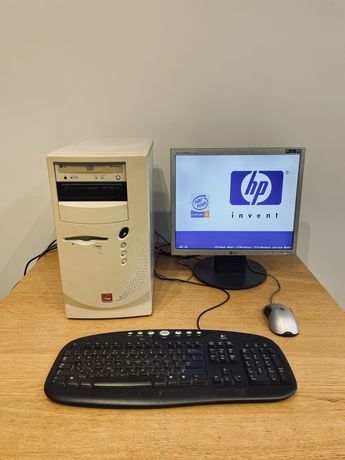 Retro komputer stacjonarny PC Intel Pentium 4 2.60GHZ