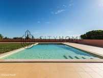 Apartamento T1+1 com Piscina e estacionamento