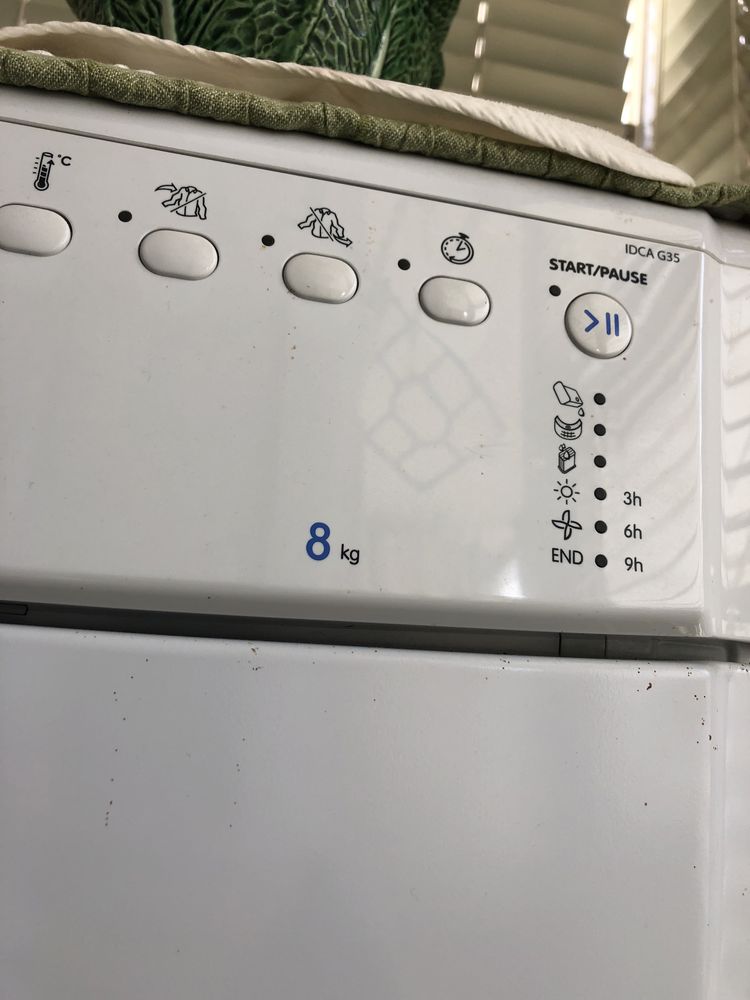 Máquina de secar roupa de condensação Indesit 8kg