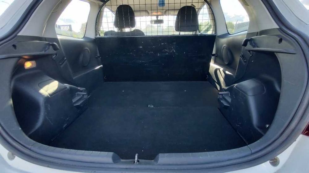 Toyota Yaris 2015 VAN XP13N(A) D4D 66kW biały salon Polska