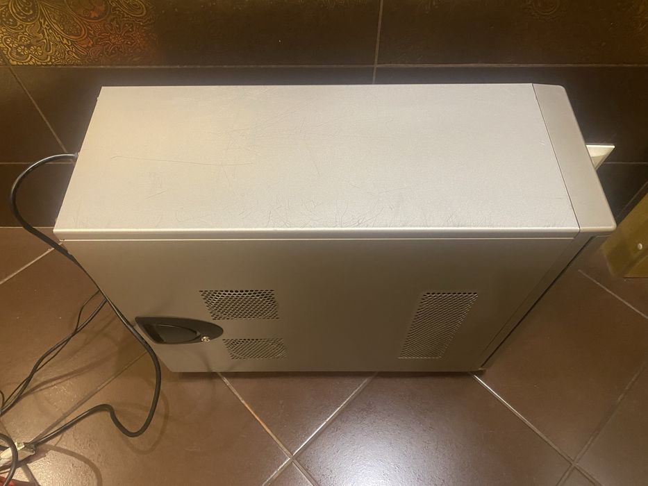 Комп’ютер + монітор NEC MultiSync 2070NX, 4 ядра, 8ГБ, Windows 10