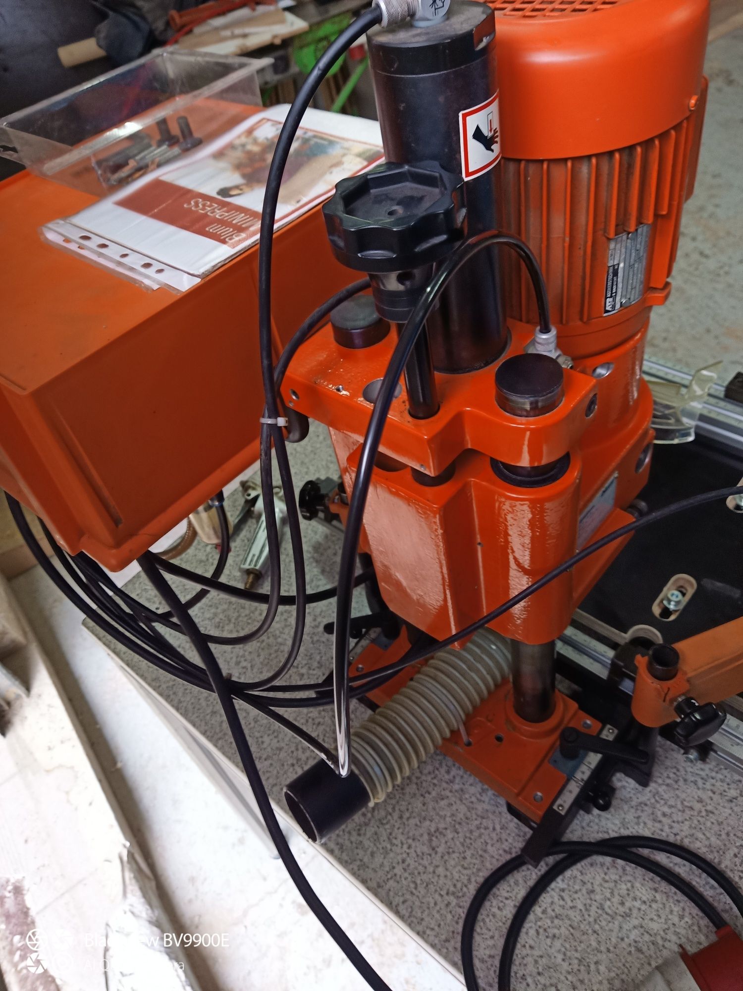 Blum Minipress wiertarka wielowrzecionowa do zawiasów i okuć meblowych