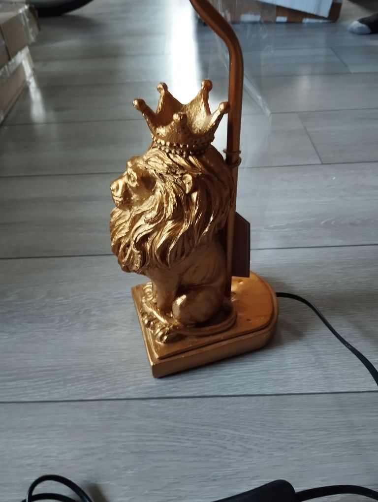 Lampa stołowa Królewski lew