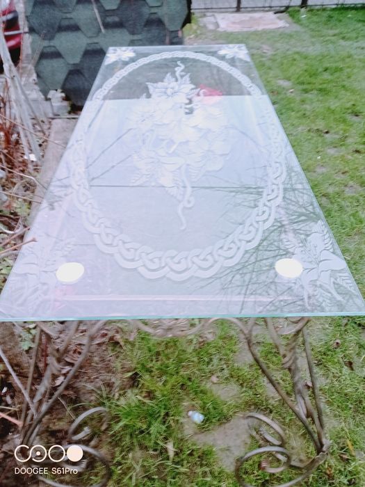 Стіл кований з гартованим склом 10 мм вуличний вуличний.