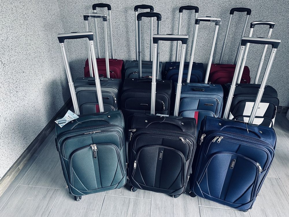 Nowa Walizka kabinowa/ walizki materiał / bagaż podreczny