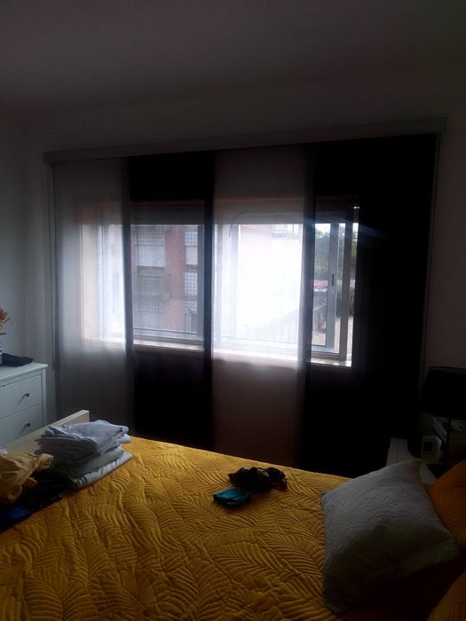 Cortinado micro perfurado com calha de correr