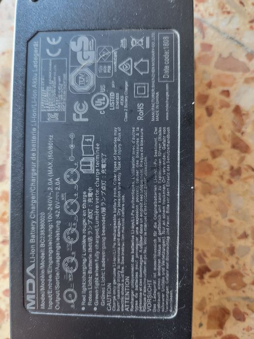 Carregador trotineta Segway Ninebot e outras