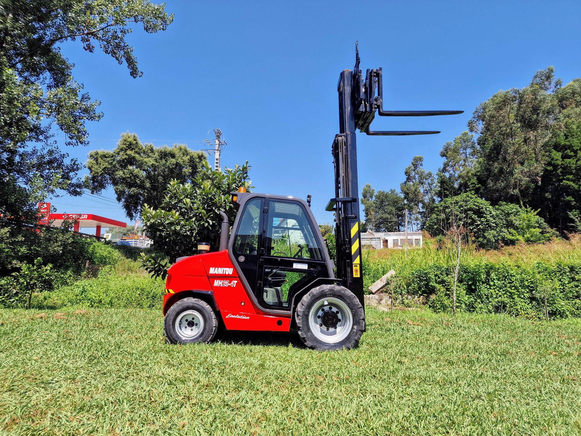 Empilhador manitou 4x4