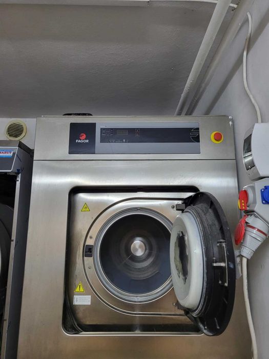 Sprzedam pralkę duża