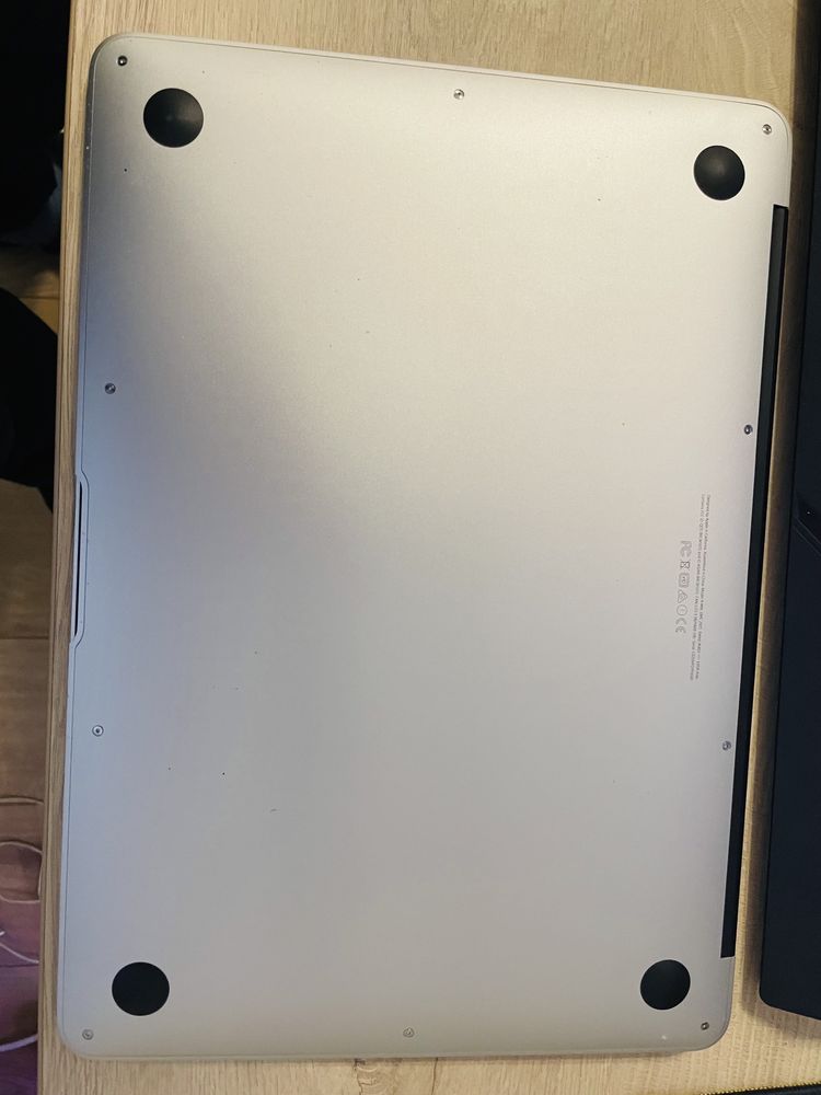 MacBook Air 13 2015 core i5 8-128 GB