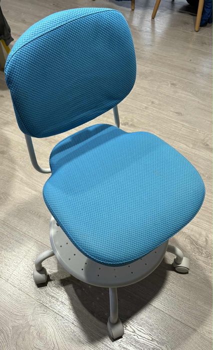 IKEA VIMUND Dziecięce krzesło biurowe