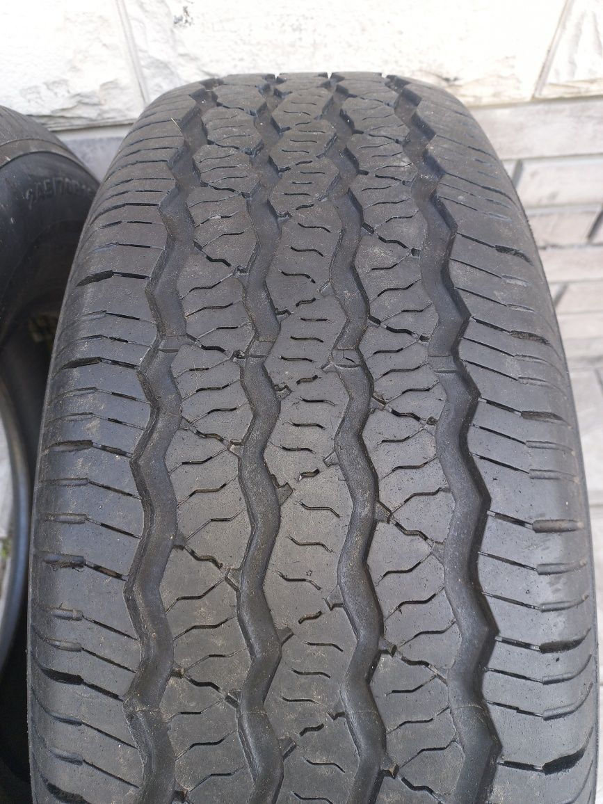 Покрышки Kumho 245/70 R16 в отличном состоянии