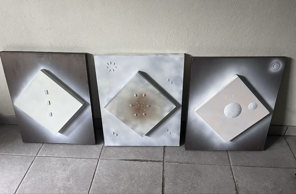 Cama madeira maciça + colchão + estrado + resguardo + carpete