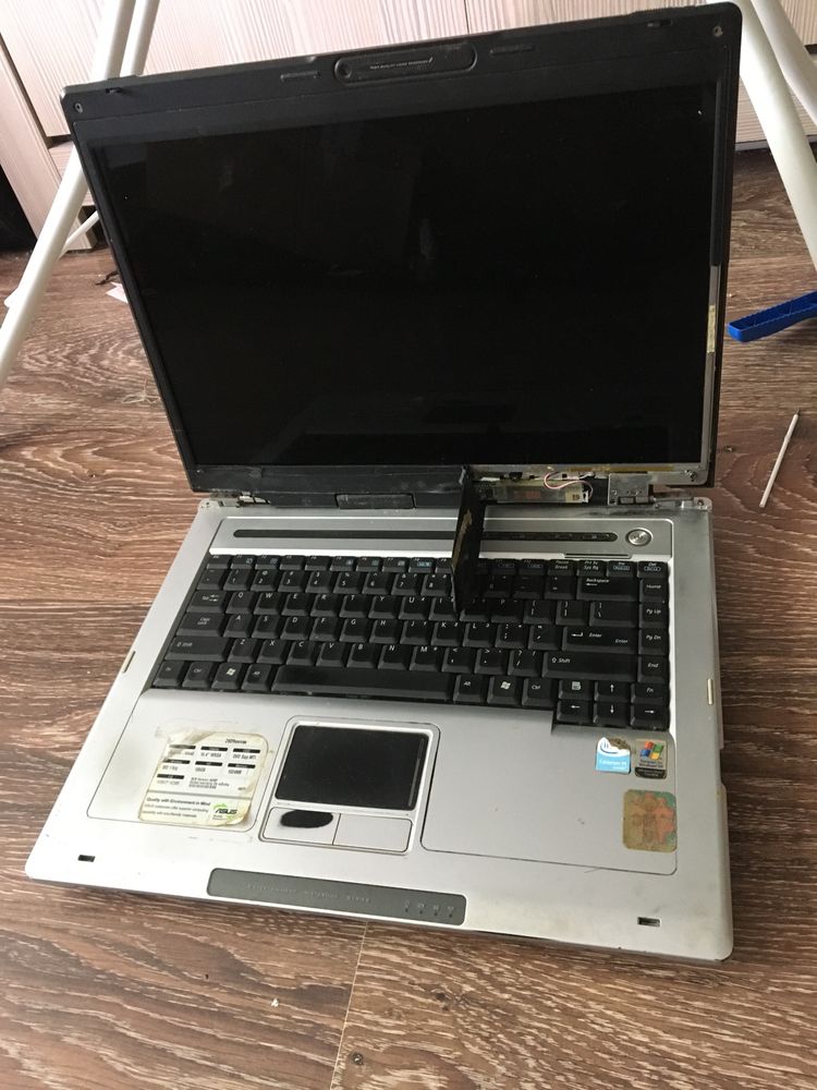 Laptop Asus Z92R - uszkodzony