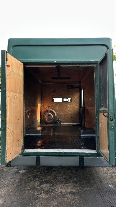 Вантажні перевезення / Бус 18 м³ / Переїзди / Доставка