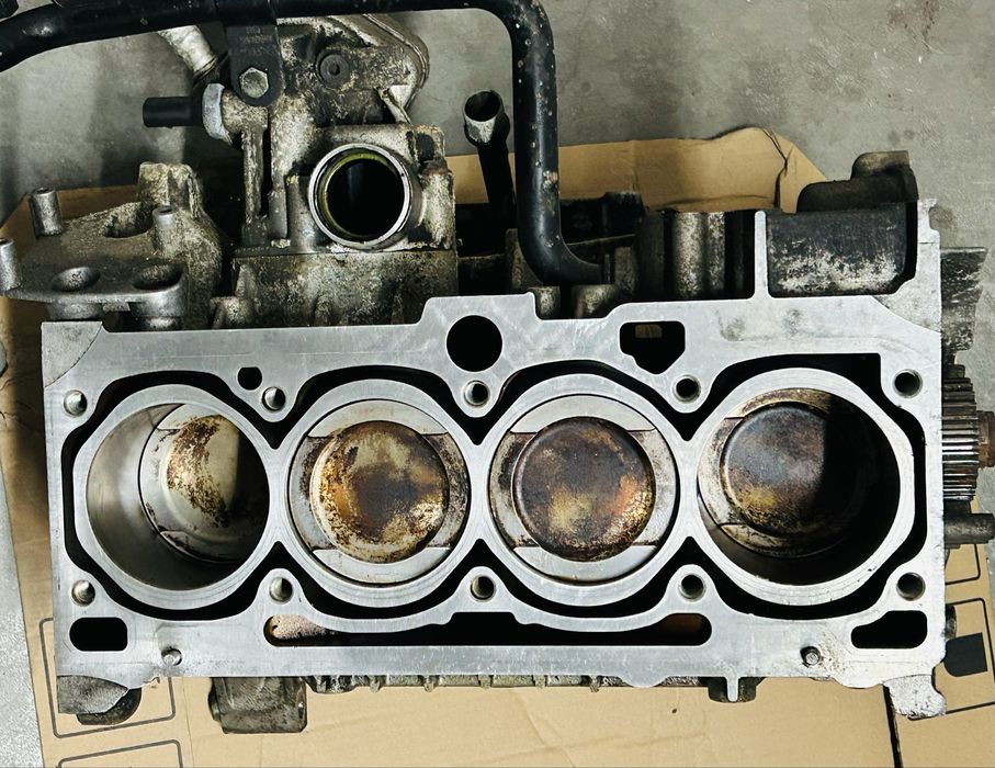 VW Passat Audi A4 B6 B7 1.6 8V  ALZ Dół Silnika Blok 06B_103_019 H
