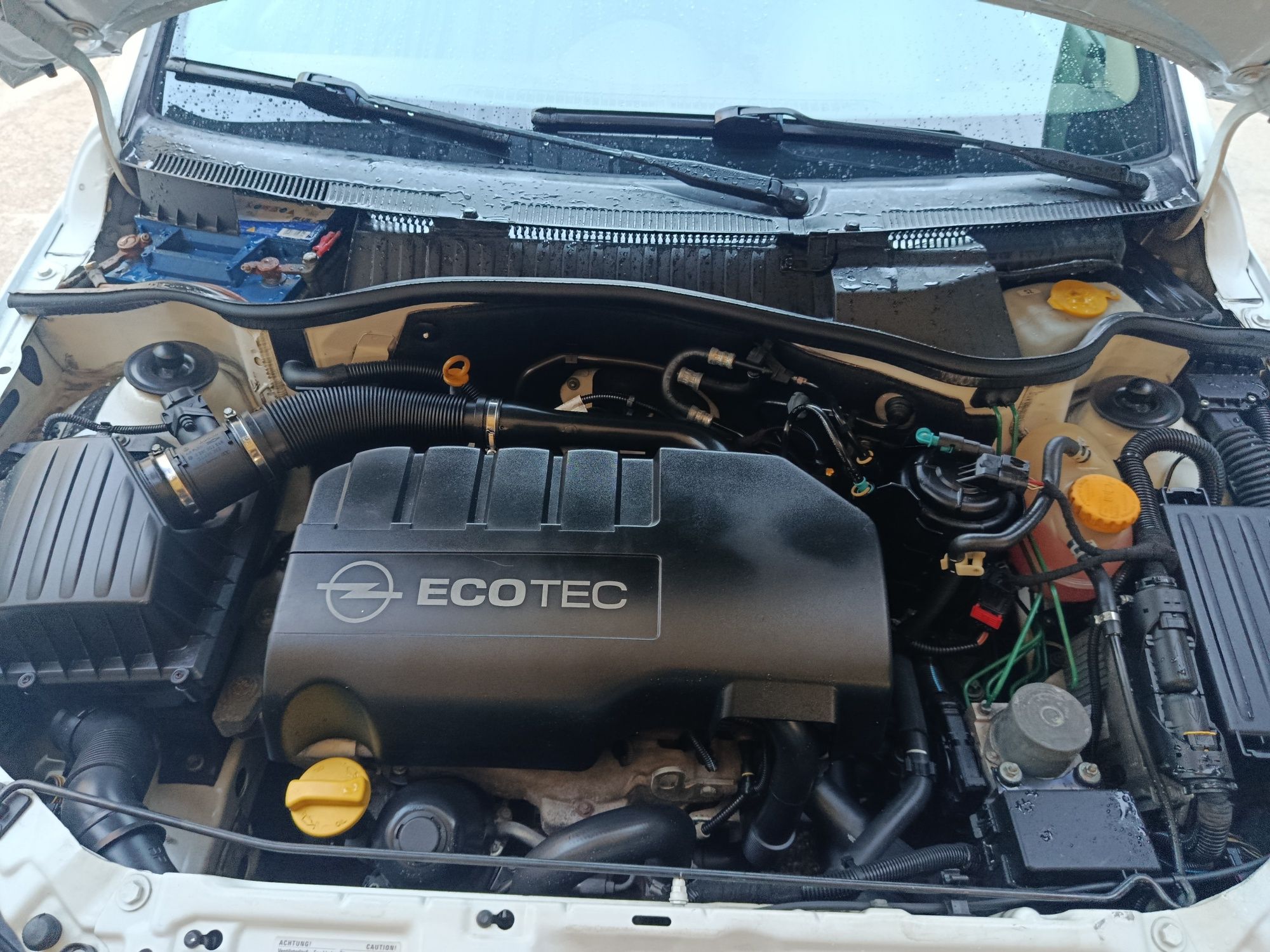 Opel corsa 1.3 cdti 5 lugares