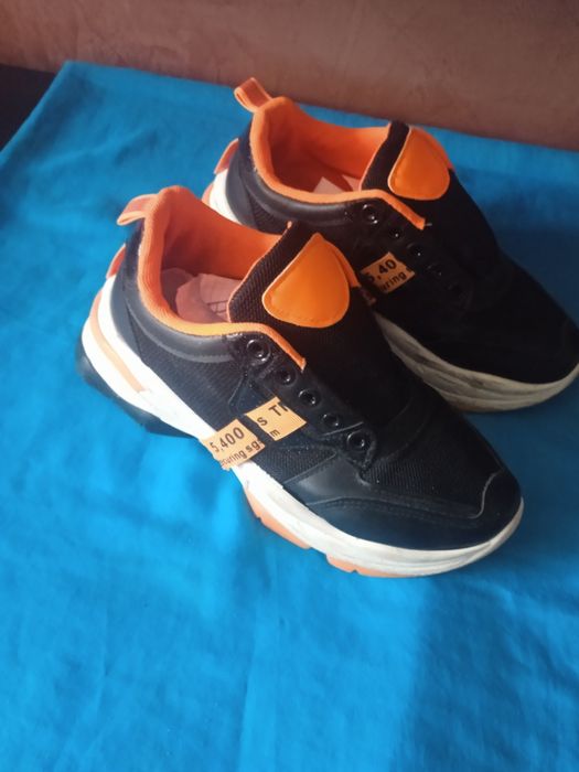 Жіночі кросівки Abidas