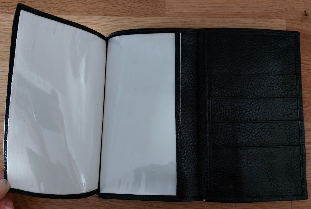 Carteira para cheques e cartões