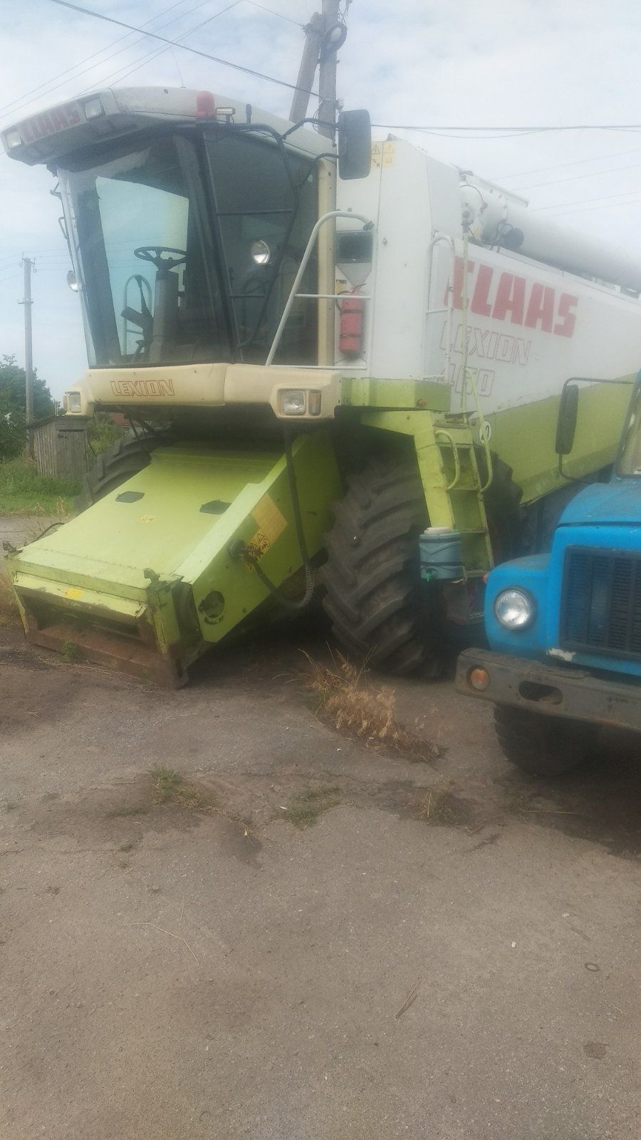 Срочно Комбайн Claas  lexion 460