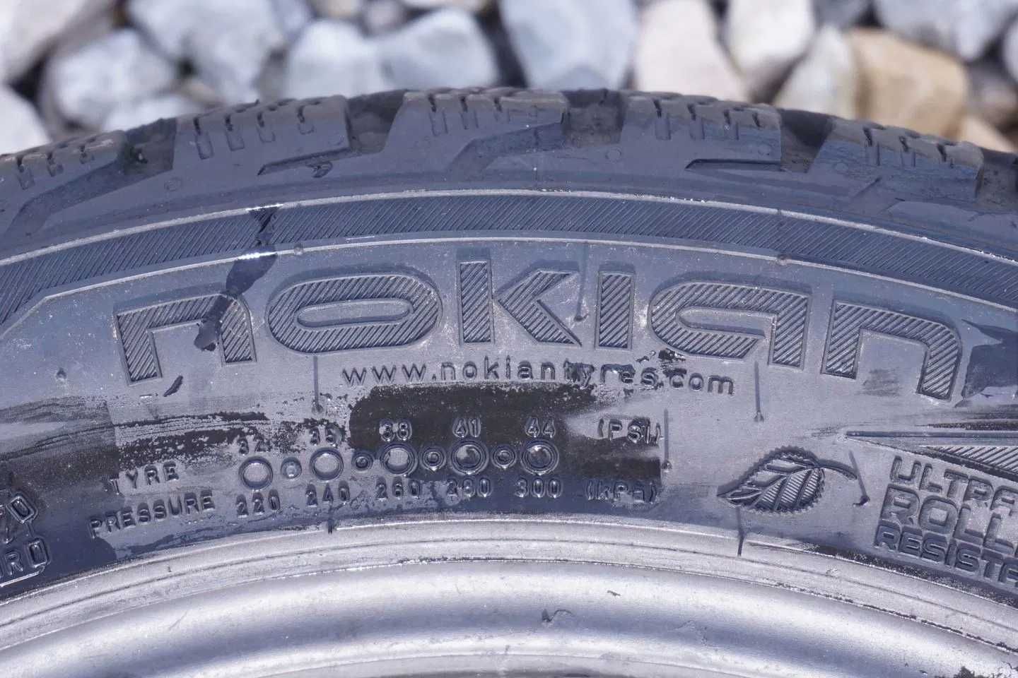 Opona Nokian HAKKAPELIITTA R2 235/45/17 97R XL