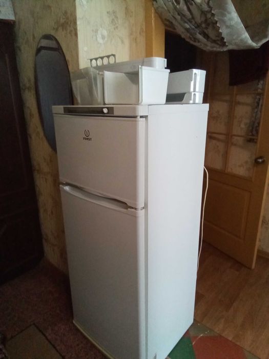 Холодильник Indesit модель ST-145.028 б/у