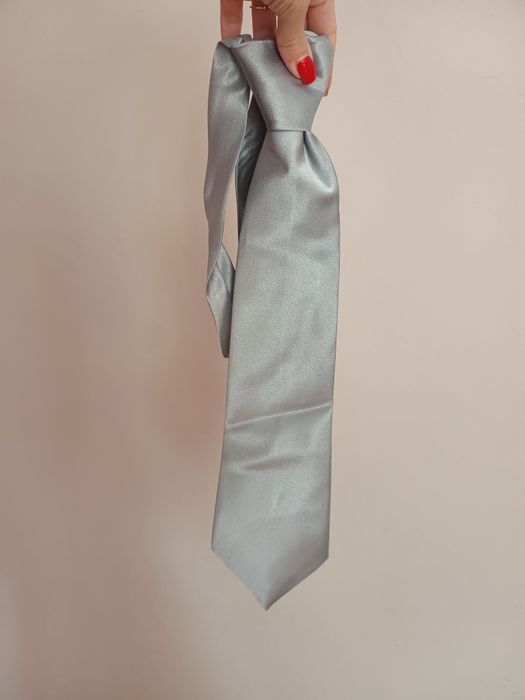 Oddam srebrny krawat