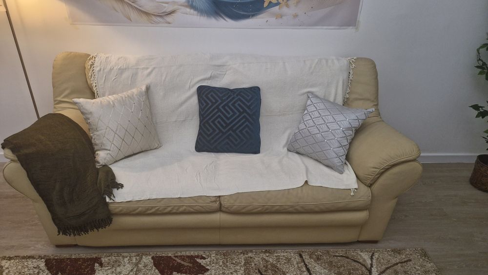 Sofá branco em pele