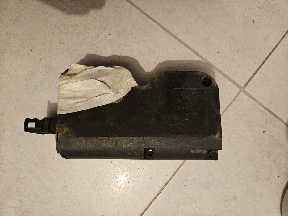 Zamek klapy dociąg VW T5