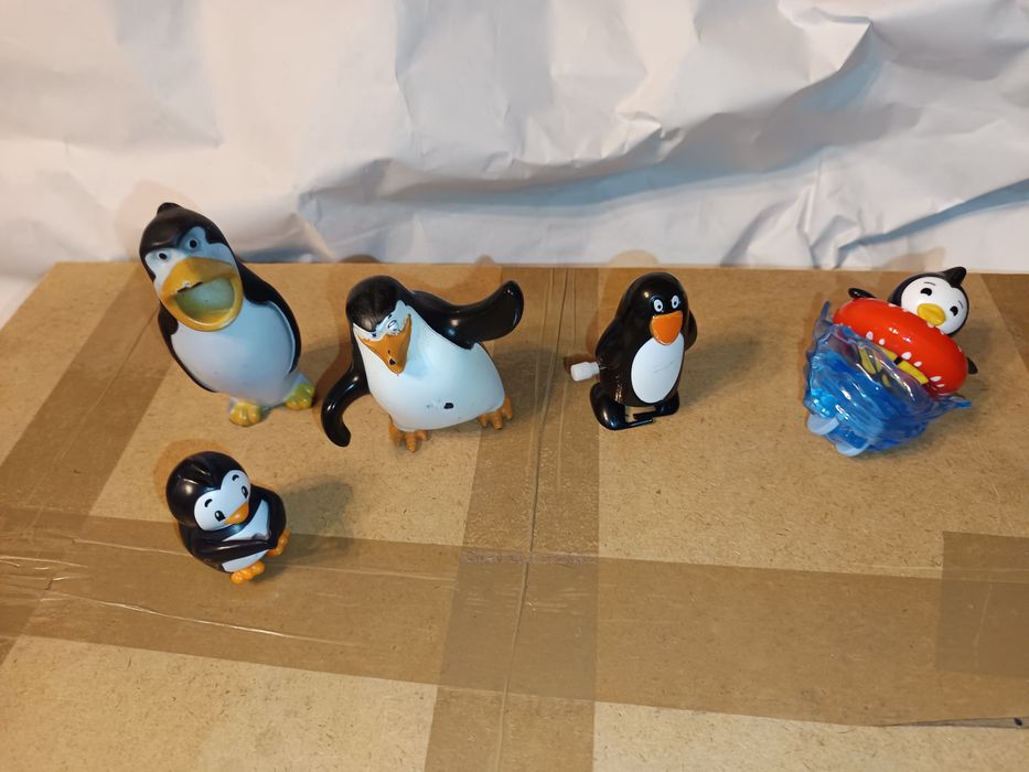 5 figurek pingwinów z bajki Madagaskar Pingwiny  z Madagaskaru