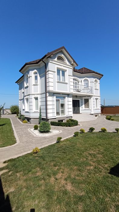 Оренда сучасного будинку 4 км від Кварцу