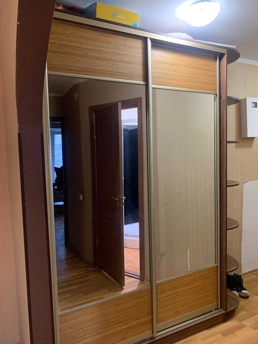 Соц.місто. Поряд з ринком