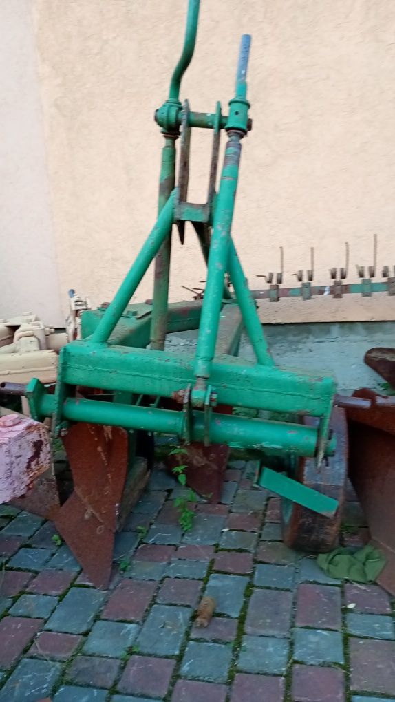 Продам плуг 2по25