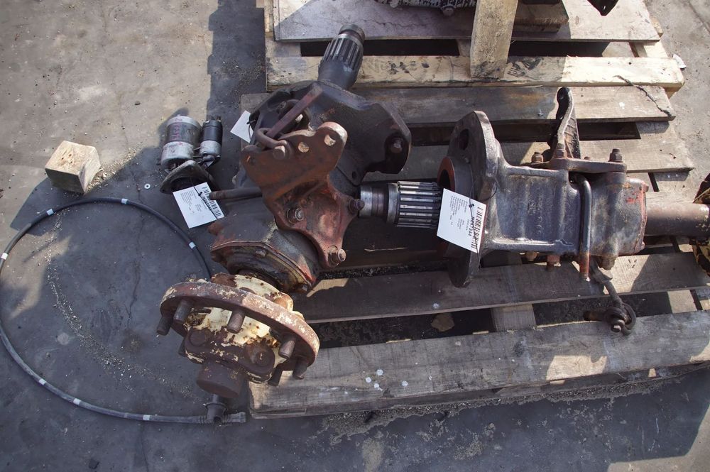 Pojazd na części - MTZ Belarus MTS 820 Zwolnica Obciążnik Zaczep Skrzynia Silnik Most