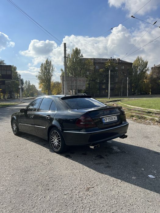 Mercedes-Benz e240 w211