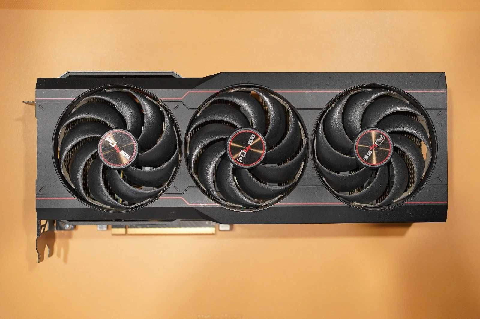 AMD Radeon RX 6800 16GB GDDR6 - (Відеокарта)