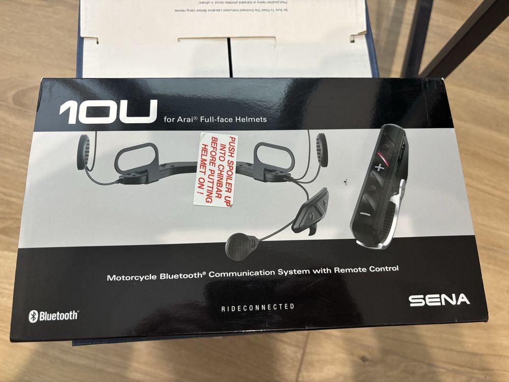 Kask ARAI QV rozm.M + intercom+szyby