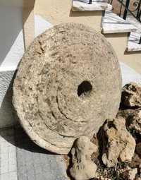 Pedra Mó de moinho, ideal para decoração de jardim