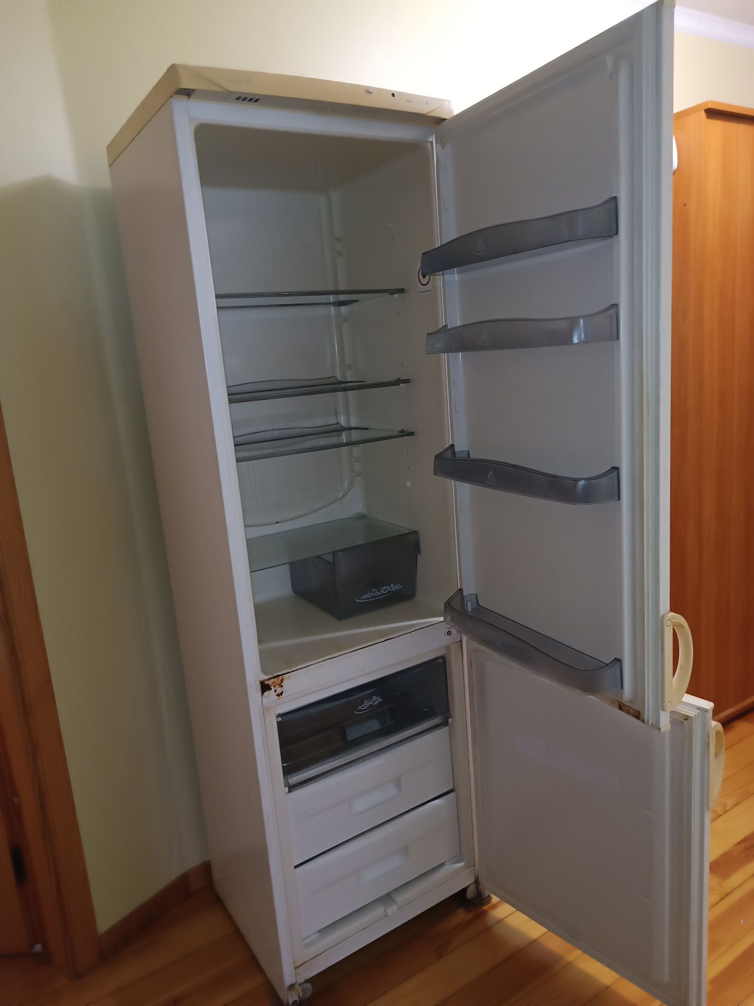 Snaige холодильник 2м