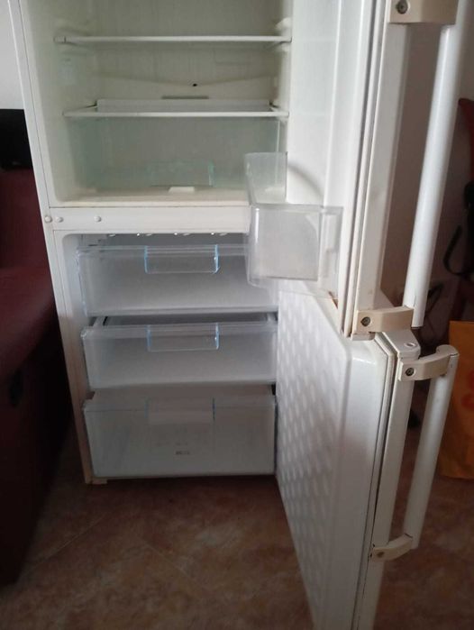 Frigorifico Bosch classe A+ ,muito econômico 237 l em muito bom estado